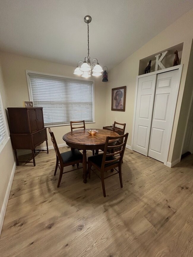 Building Photo - 807 S 18th St