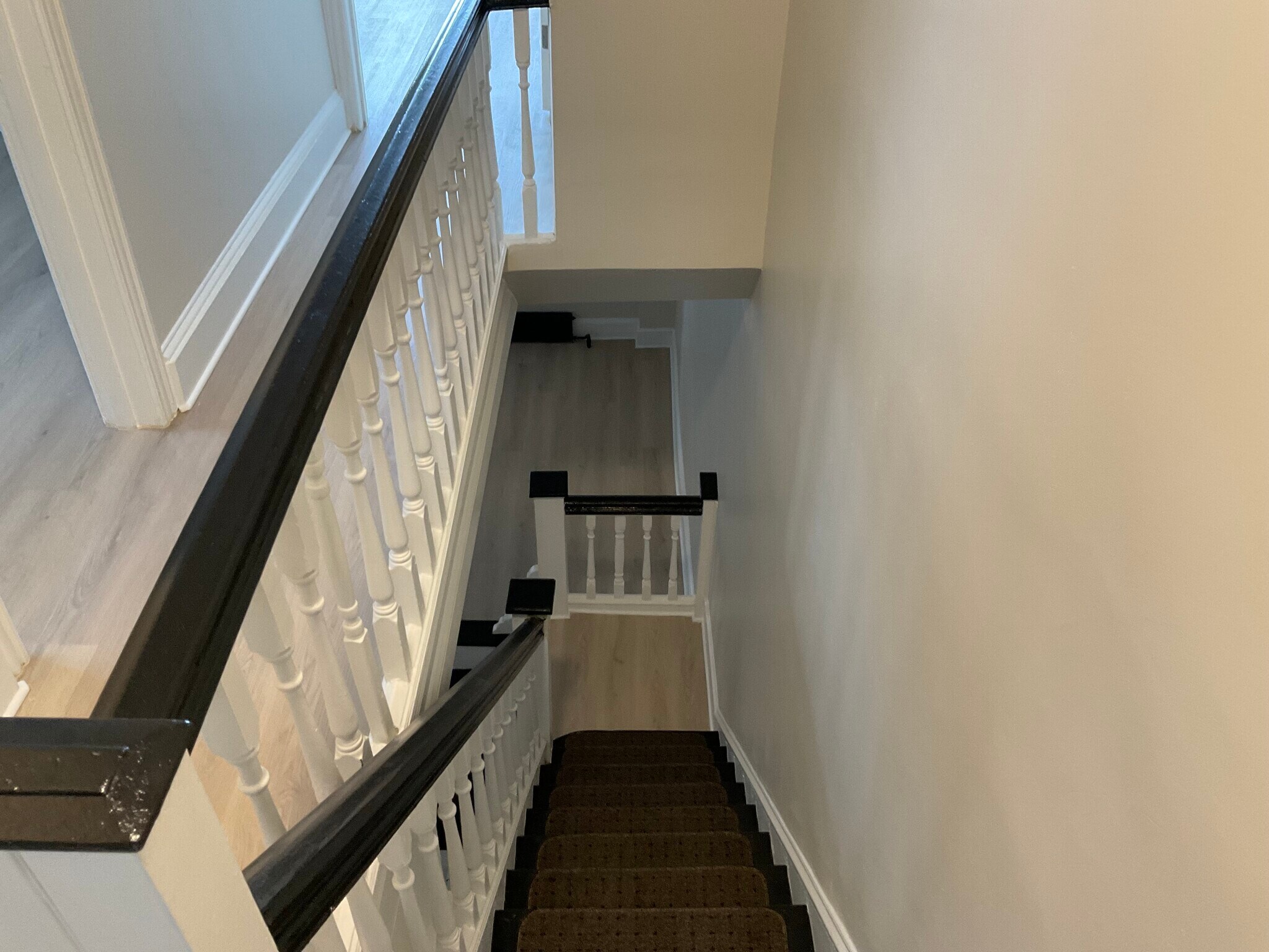 Building Photo - 5465 Pine St