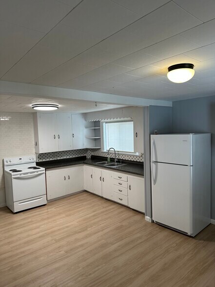 Building Photo - 144 Chapin St