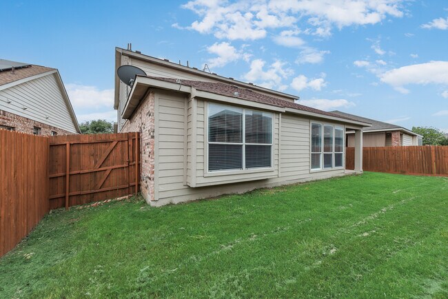 Building Photo - 10832 Hawks Landing Rd