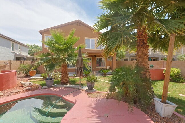 Building Photo - 14878 W Bloomfield Rd