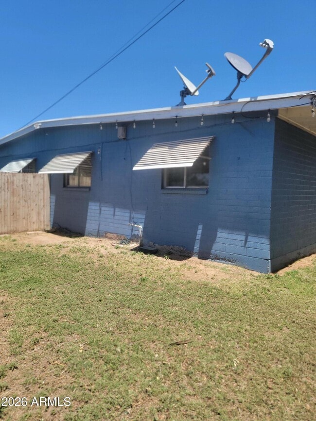 Building Photo - 204 N Standage