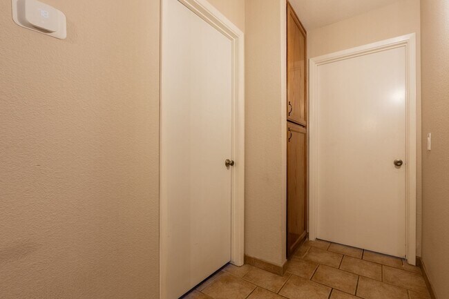 Building Photo - ?? 4 Bed / 2 Bath Mesa del Sol Home with Golf Course Views | Furnished or Unfurnished Option Avai...