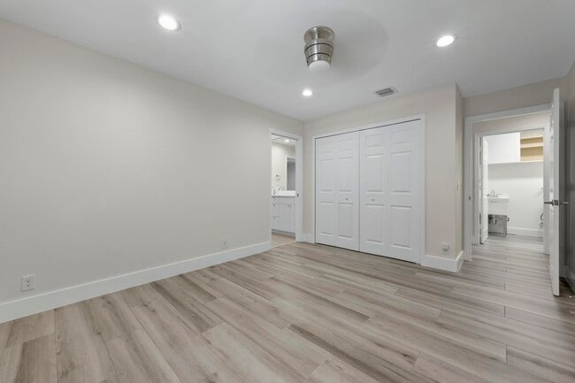 Building Photo - 10353 Milburn Ln