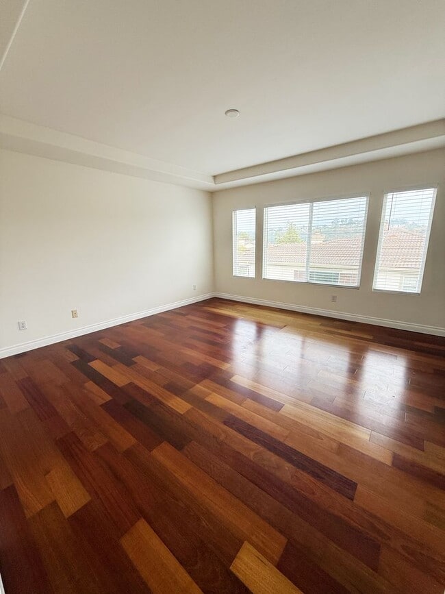 Building Photo - 4 Bed/3 Bath Home for Rent in Carmel Valley!