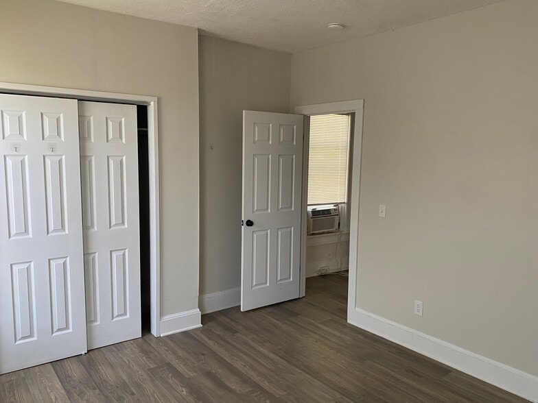 Bedroom - 5220 Carthage Ave