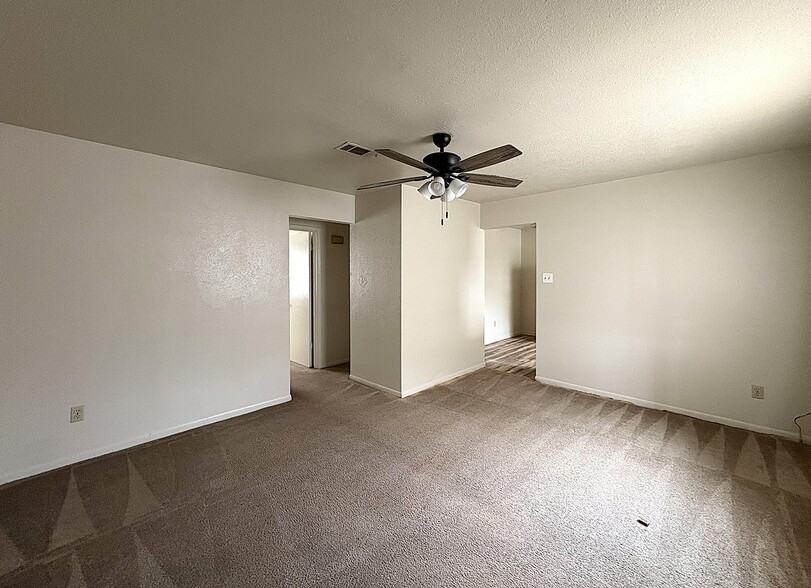 Building Photo - 207 Northern Dove Ln