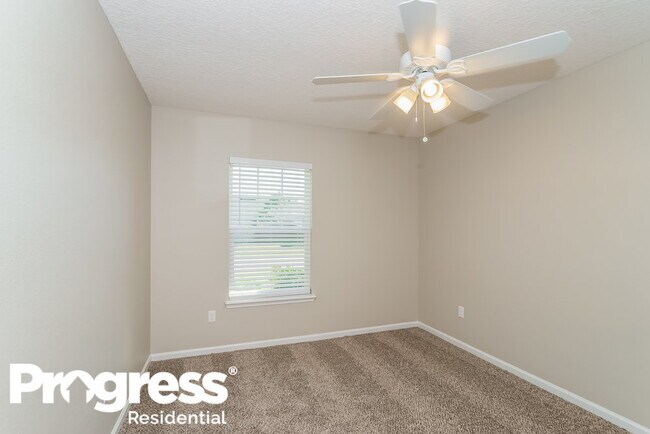 Building Photo - 15846 Canoe Creek Dr