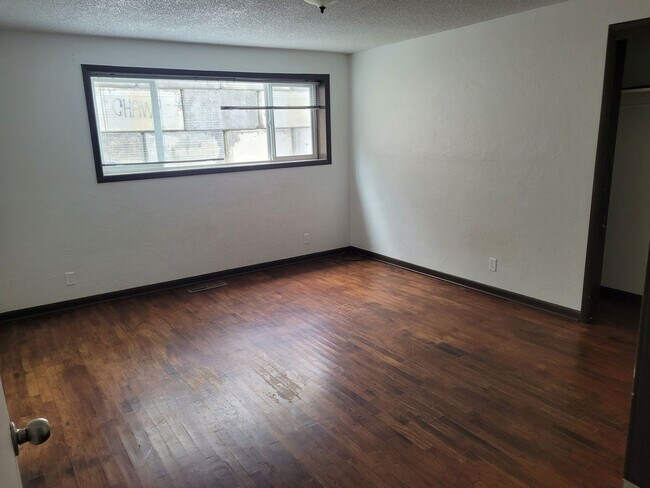 Building Photo - 2146/2148 Monroe Ave