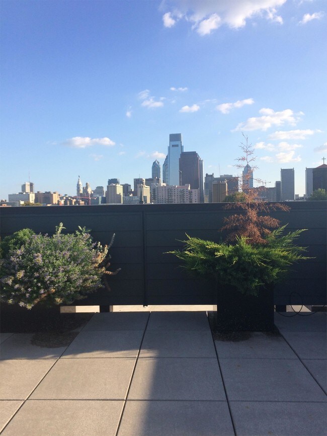 Building Photo - 1833 Fairmount Ave