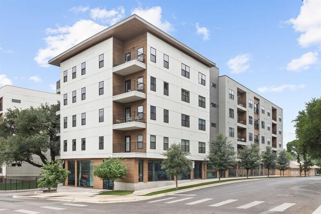 Building Photo - 2500 Longview St