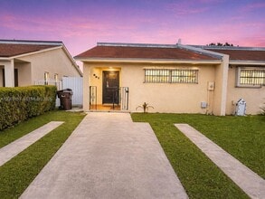 Building Photo - 881 W 37th St