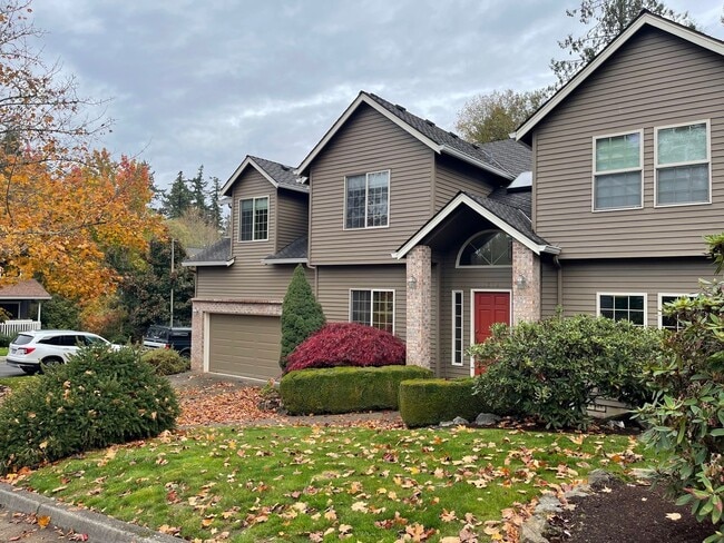 Building Photo - Grand 5+ Bedroom Home in Desirable Garden Home- Raleigh Hills Location with 2800 Sq Ft!