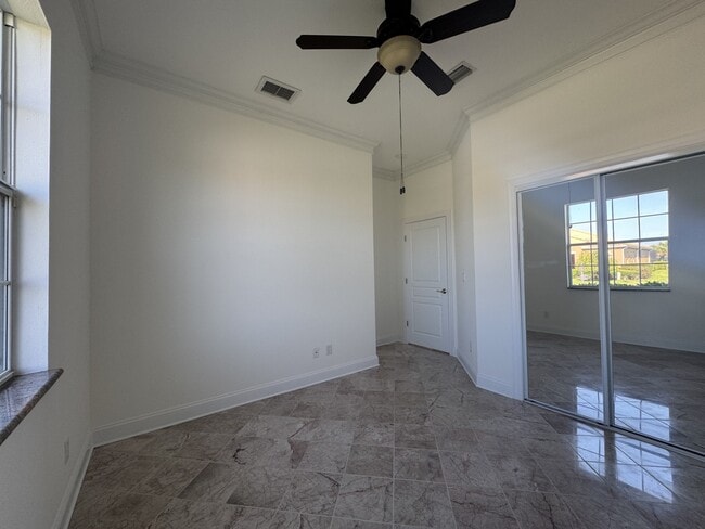 Building Photo - 333 Cipriani Way