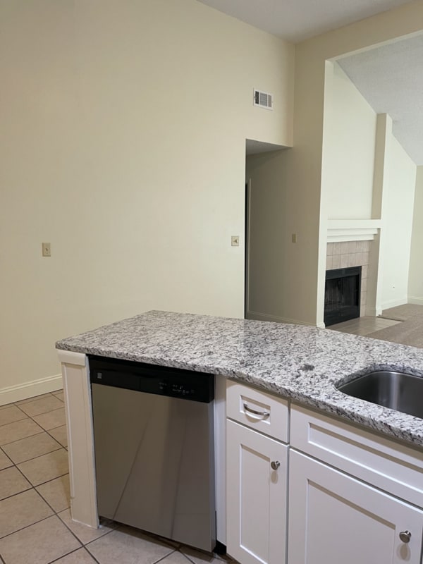 Building Photo - 3027 Yorktown Cir