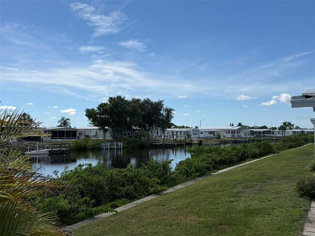 Building Photo - 542 Tampico Dr