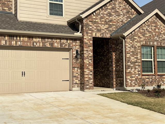 Building Photo - 10517 Breezeway Dr