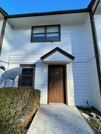 Building Photo - Great Townhouse 2 Bedroom 1.5 Bath in Fort Walton Beach!