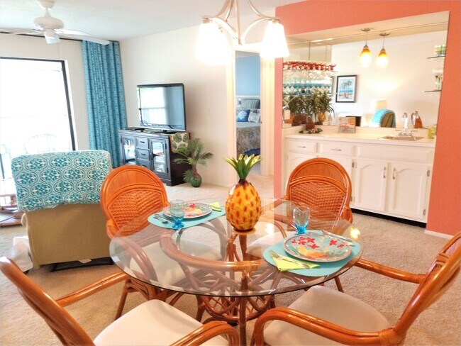 Building Photo - Seasonal Short-Term 2-Bedroom 2-Bathroom 2nd Floor Condo located at Mission Lakes!