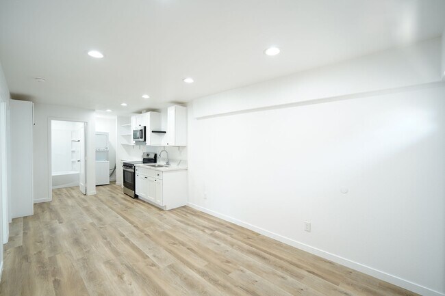 Building Photo - 26074 Bay Ave