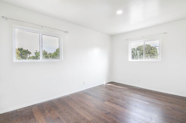 Building Photo - 248 E Norton St