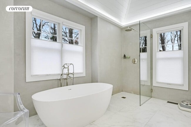 Building Photo - 12 Northview Dr