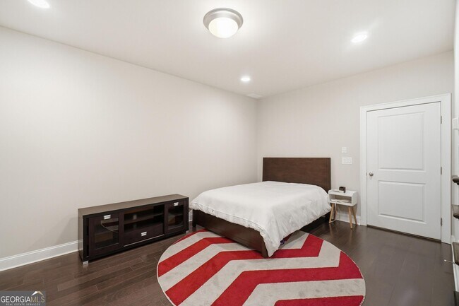 Building Photo - 4245 Deming Cir