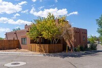 Building Photo - Tierra de Zia 3 bedroom, 2 bath Condo in newer section