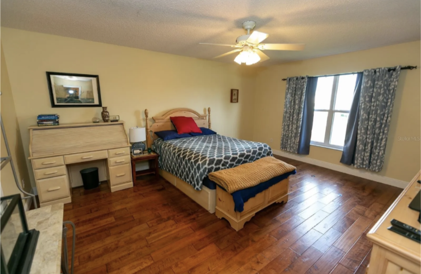 Building Photo - 423 Sandringham Ct