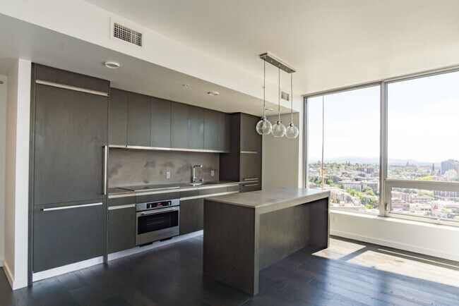 Building Photo - 2Bd/2Ba Seattle Condo