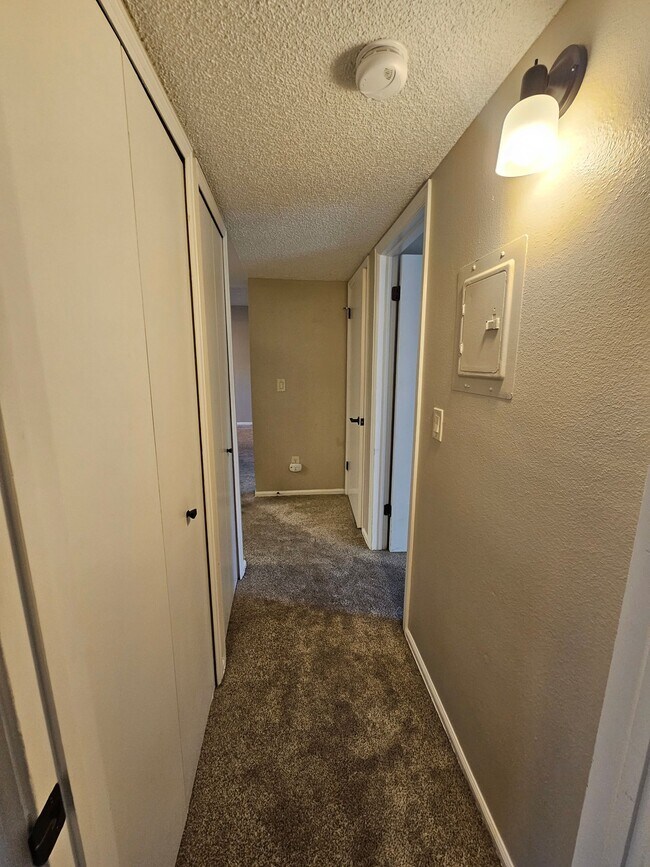 Building Photo - 945 Moorings Dr