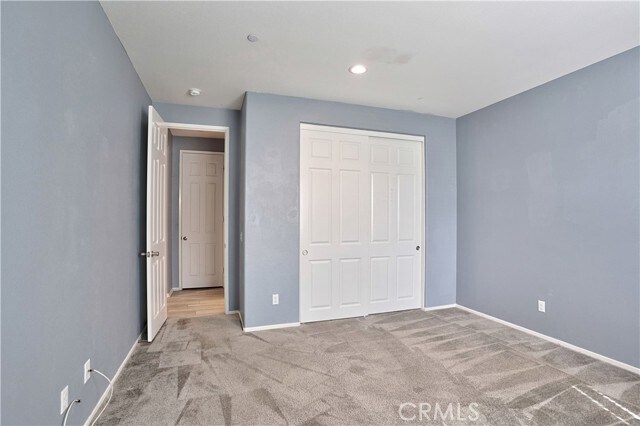 Building Photo - 574 Feeder St