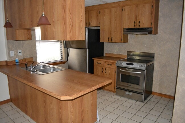 Building Photo - 1662 Spring Garden Ct