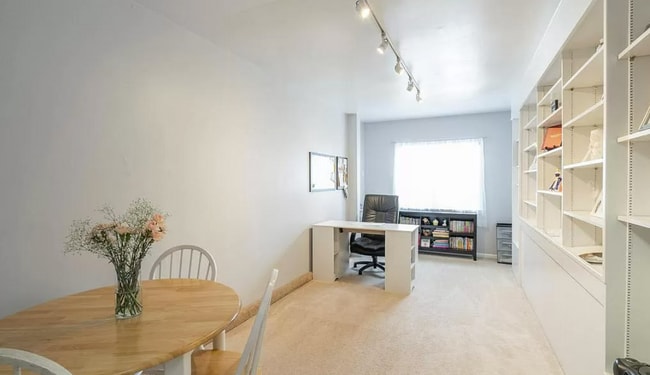 Building Photo - 886 Andover Pl