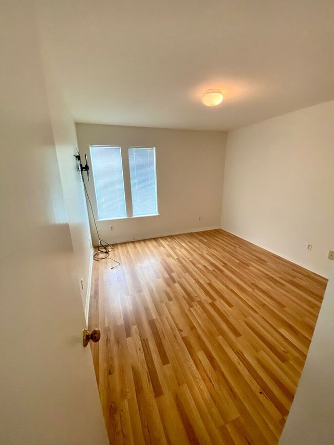 Building Photo - ** NEW GREENACRES PLACE 3/2 HOME **