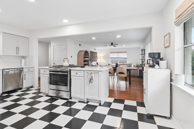 Building Photo - 11631 Saxon St