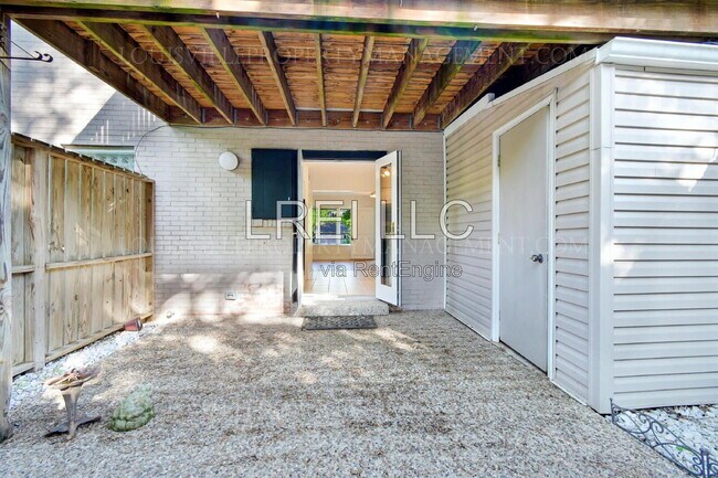 Building Photo - 4105 Stoneview Dr