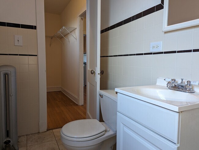 Building Photo - 1948 1/2 N Spaulding Ave