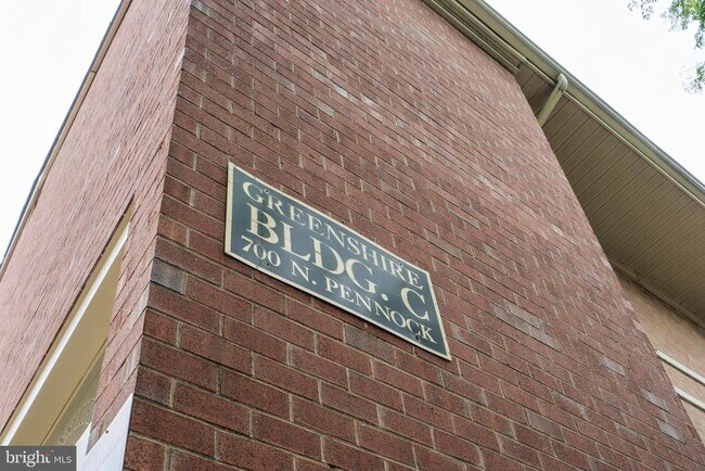 Building Photo - 700 Pennock St