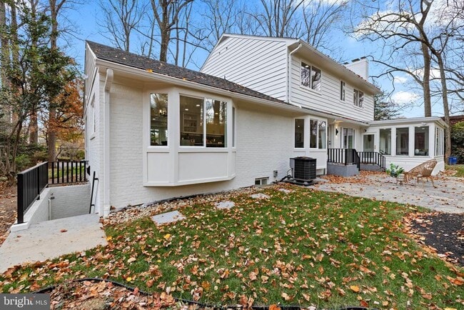 Building Photo - 8355 Alvord St