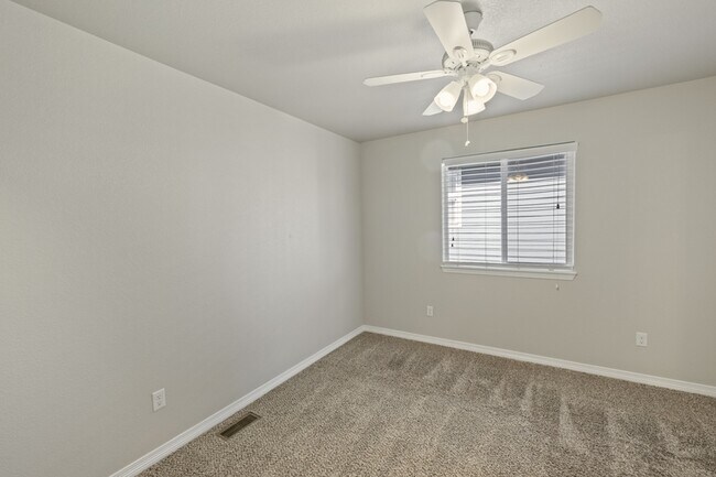 Building Photo - 9432 Beryl Dr