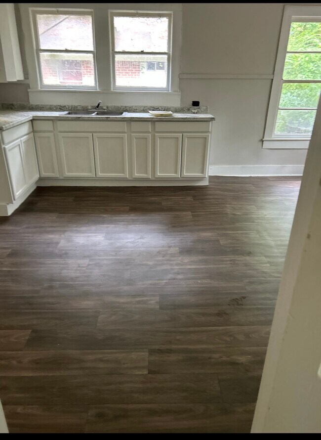 Building Photo - 3903 Polk St