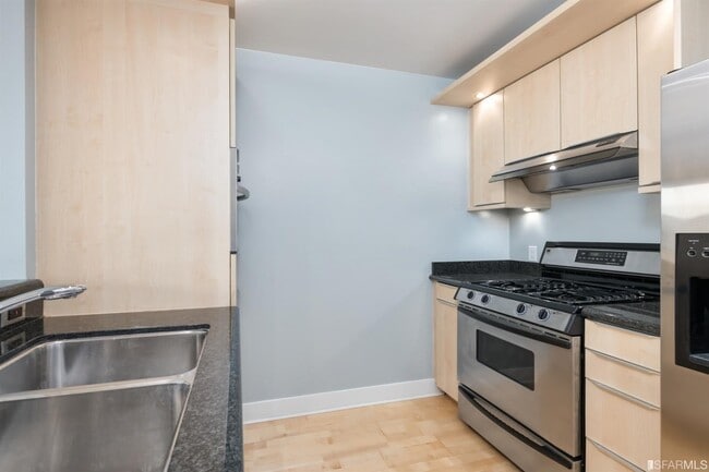 Building Photo - 229 Brannan St