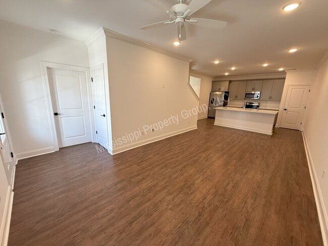 Building Photo - 3BR/3.5BA South Grove For Rent