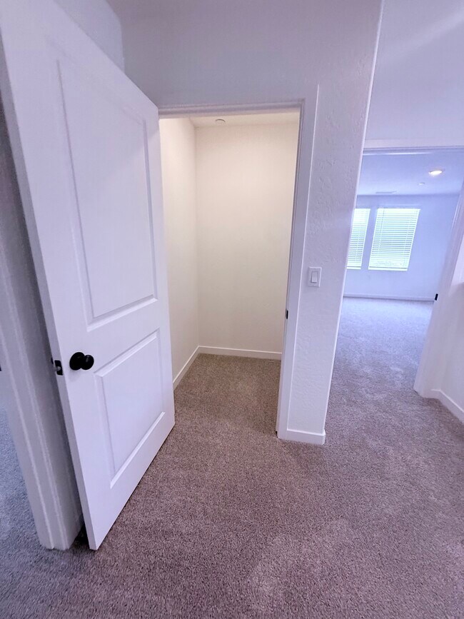 Building Photo - 4026 N Brent Ave