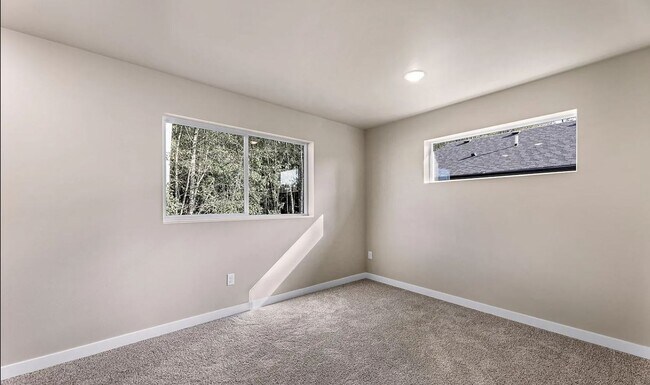 Building Photo - Welcome to the Ridge! 3 Bedroom Home for R...