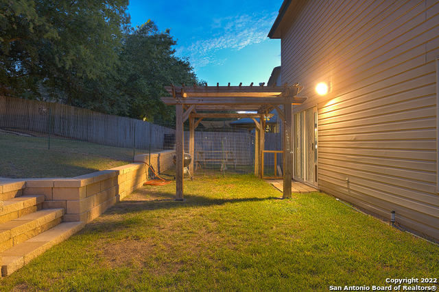 Building Photo - 13547 Hickory Legend
