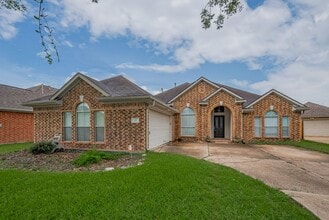 Building Photo - 311 N Esplanade Ln