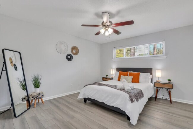 Building Photo - 402 Symons St