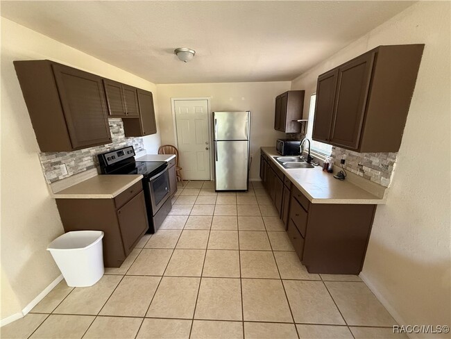 Building Photo - 3550 Viaduct Ln